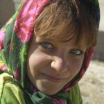 ヌーリスタン人の少女の画像